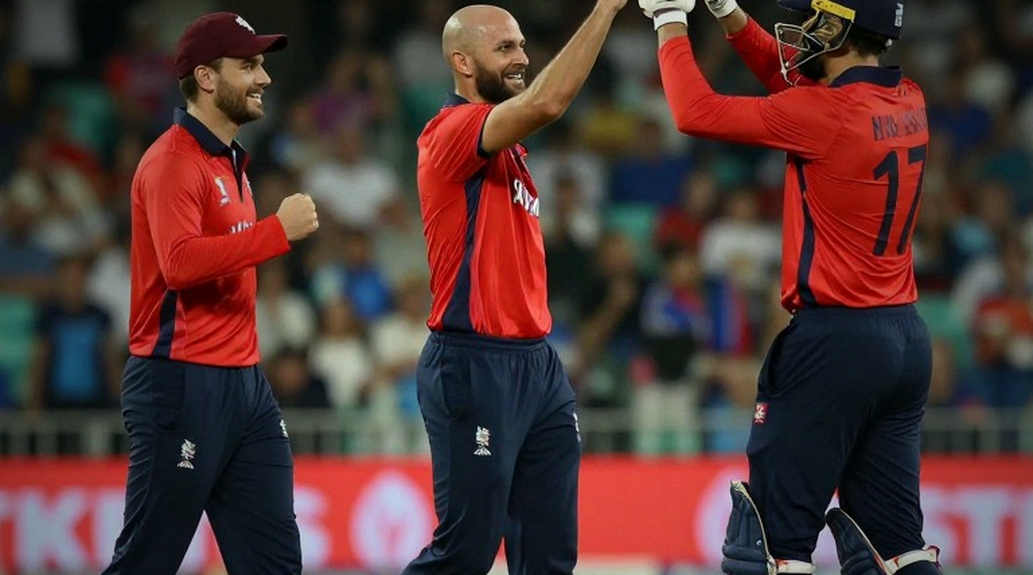 आठ कॉलम, शून्य तथ्य: क्रिकेट मीडिया की नई असेंबली लाइन और खाली पेलोड का सन्नाटा आठ कॉलम, शून्य तथ्य: क्रिकेट मीडिया की नई असेंबली लाइन और खाली पेलोड का सन्नाटा