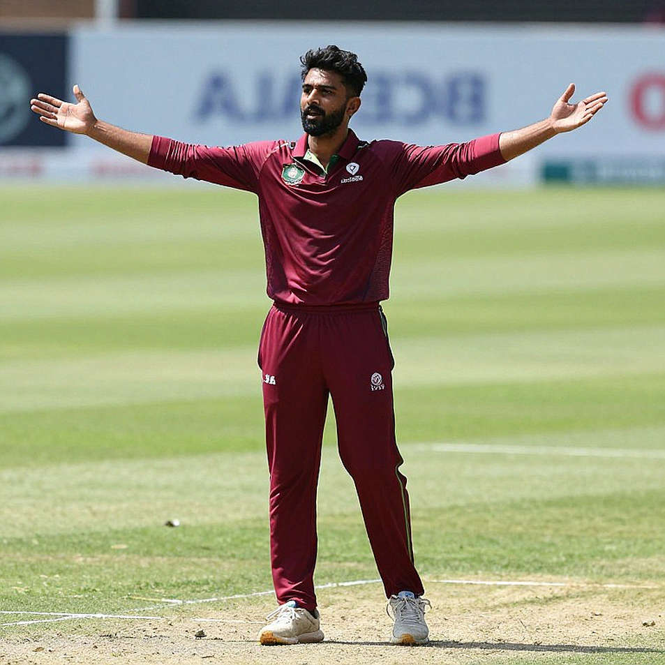 इंग्लैंड U19 पाकिस्तान दौरा: रावलपिंडी में तेज़ गेंदबाज़ों की गिनती, और एक स्क्वाड जो दो हिस्सों में जुड़ता है